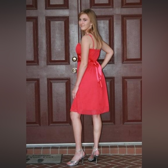 Red silky dress - Picture 2 of 3